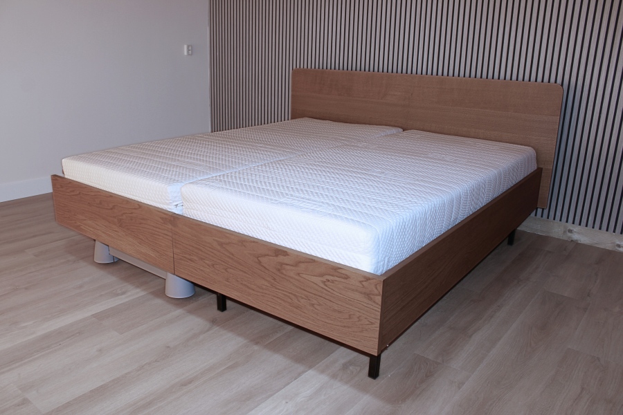 Twee- persoons Houten Hooglaagbedden